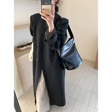 深冬用&nbsp;独特なデザインの黒いウールコート【厚手・中長丈・女性用】