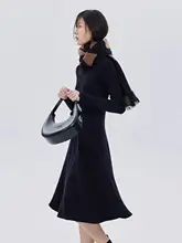 フリル付きブラック長袖ニットワンピース【ハイネック・ミディ丈・春秋用・レディース】