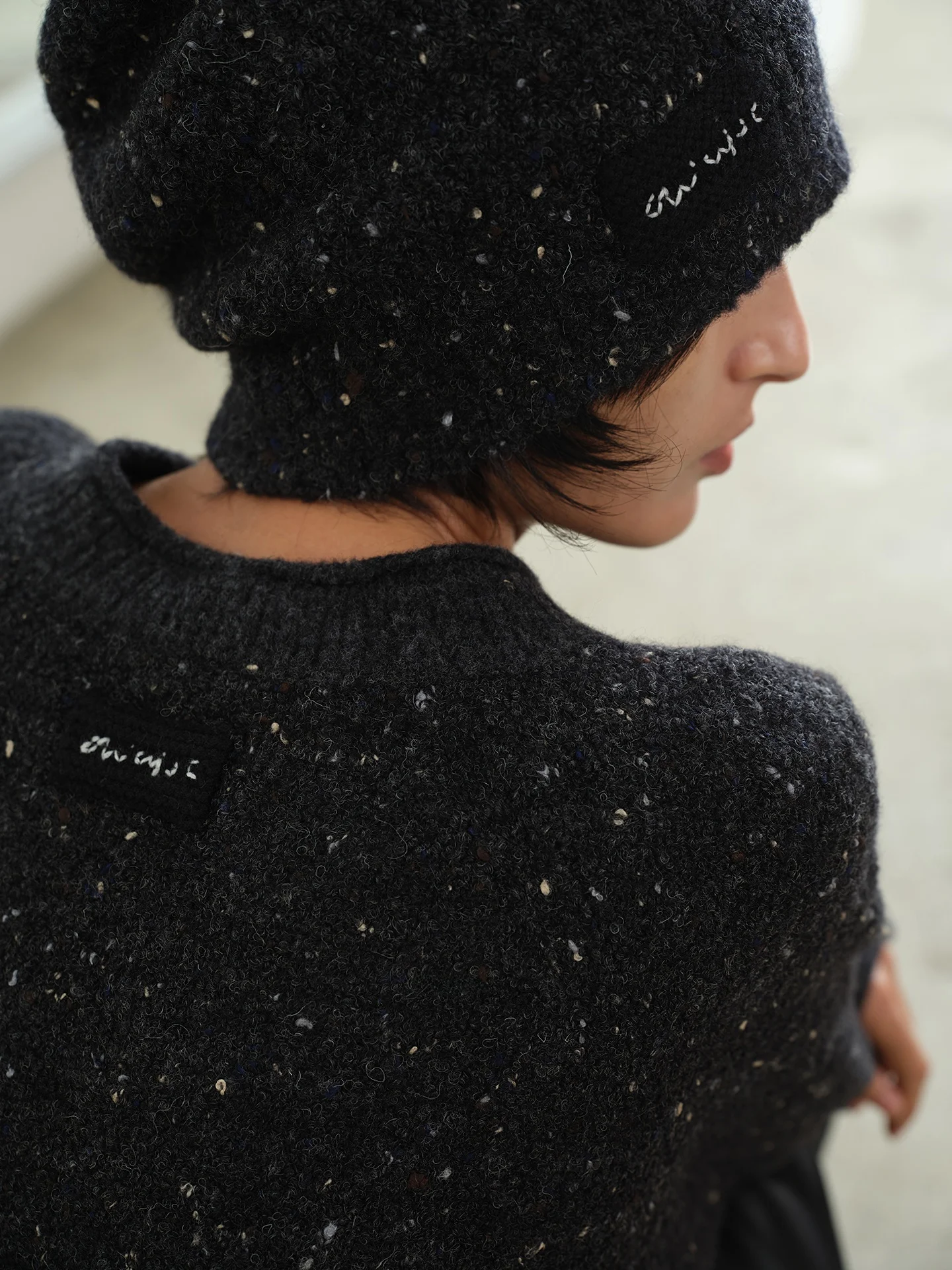 ポンポンニット帽を選ぶべきタイミングは？実は春先の通勤スタイルに最適な「雪花模様のウールニット帽」が登場
