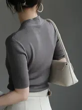 薄手のレイヤードデザイン 深Vネックセミフォーマルニットシャツ【中袖・極上の柔らかさ】（セットアップ対応）