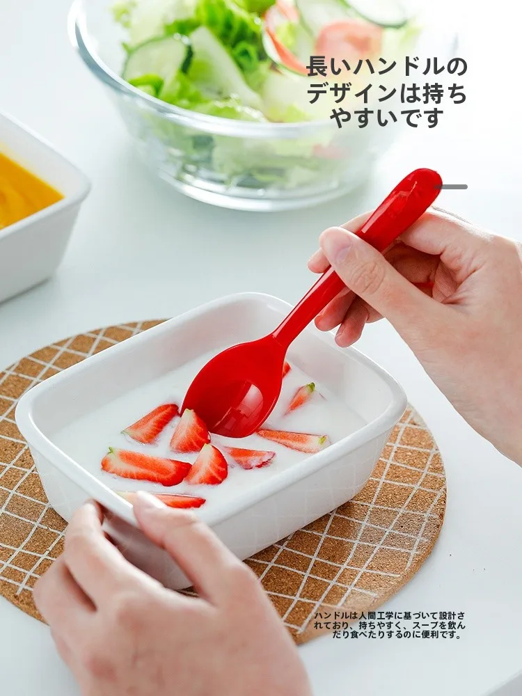 蓋付きプラスチックスプーン：携帯・防塵・フルーツ用の実用性と使い方