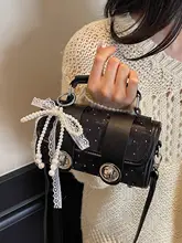 シンプルで洗練されたデザインのショルダーバッグ【夏用・トレンド・ハンドバッグ】