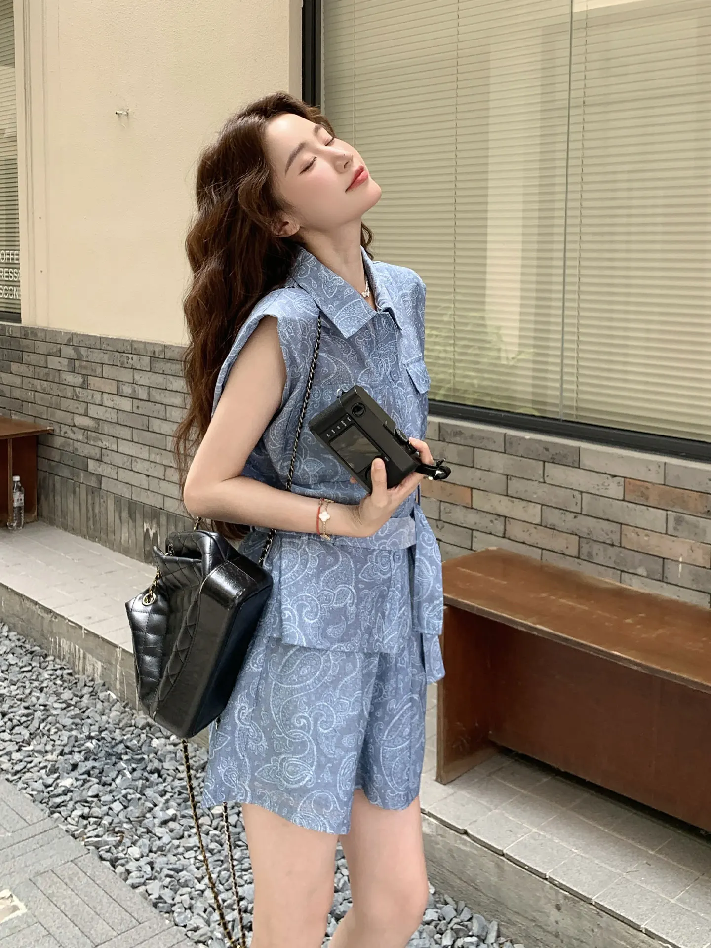 6月に着る服の選び方で迷うなら、この1つのセットアップが救う！