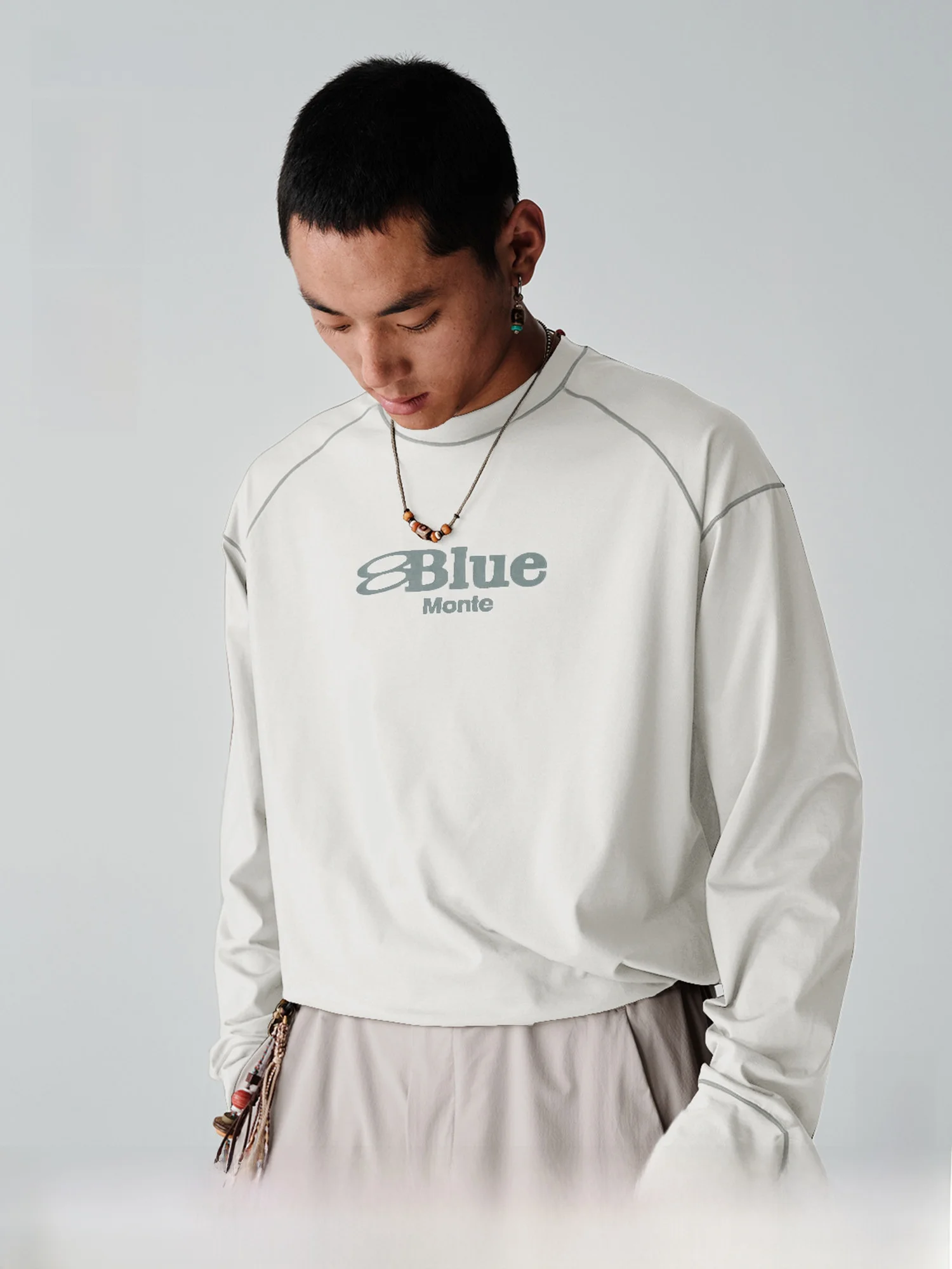 速乾長袖Tシャツ：COOLMAX素材で汗を吸収・速乾するハイキングウェアの実用性