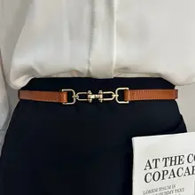 ウエストを引き締めるディテールのレディースレザーウエストベルト【デニムパンツやミニスカートに最適・エレガントな印象】