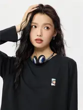 刺繍入りコットン長袖Tシャツ【ゆったりしたデザイン・ラウンドネック・春夏向け】