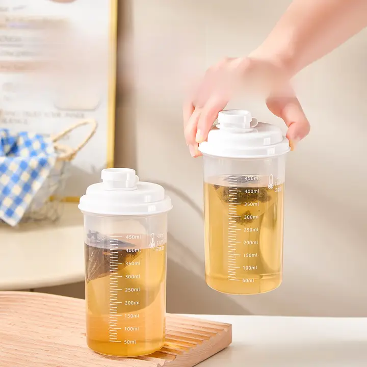 持ち運び便利な冷水ボトル【食品用プラスチック・耐熱・レモンジュース用】