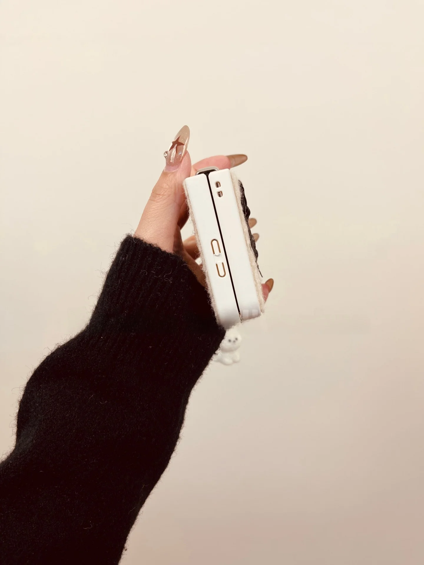 スマホカバー チェキで失敗しない選び方は？大人女性にぴったりの手帳型デザインが今注目