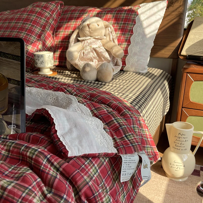 夏の部屋にぴったりな涼感掛け布団は、どう選ぶ？