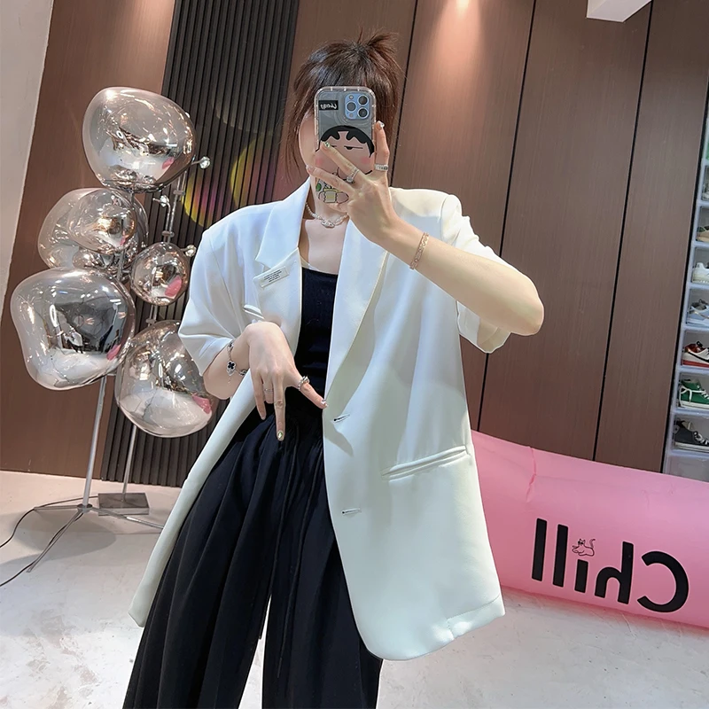 大人可愛い服 40代コーデの秘密：短袖ブレザーで心地よい日常を創る