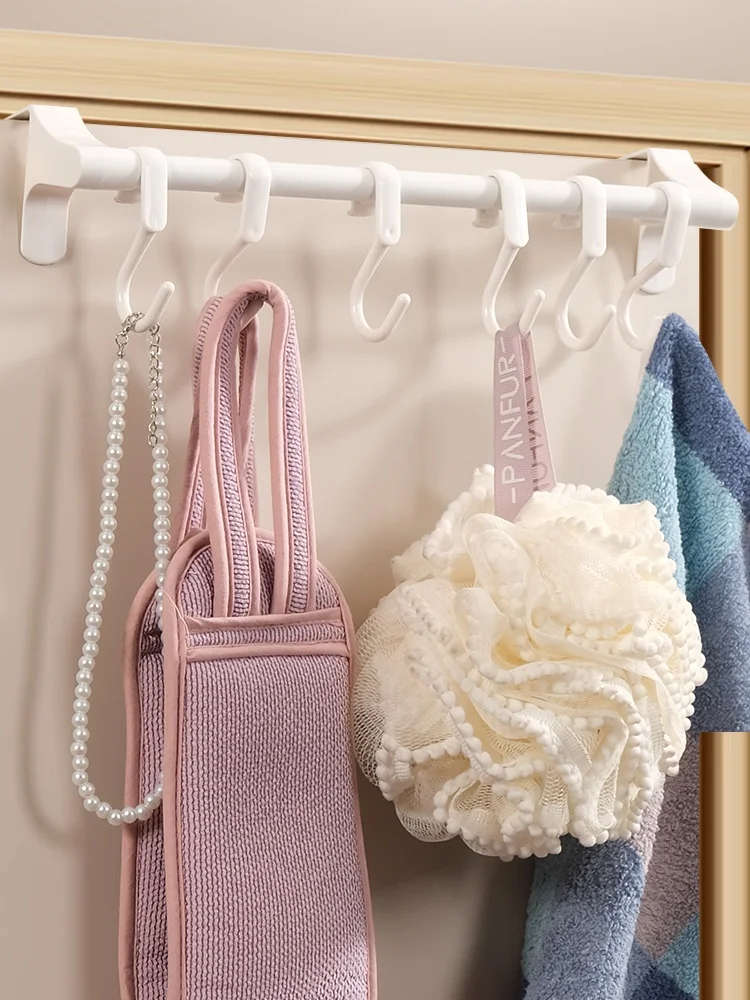 多機能収納ハンガー：コート・バッグ・帽子まで収納できるスリムで実用的なハンガー