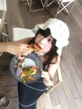 手編みの高貴な雰囲気を醸し出すニット漁師帽