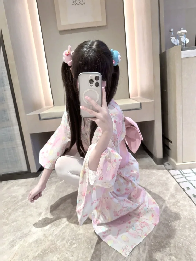 桜柄の可愛い浴衣：ロリータ風綿素材で春夏秋冬を快適に