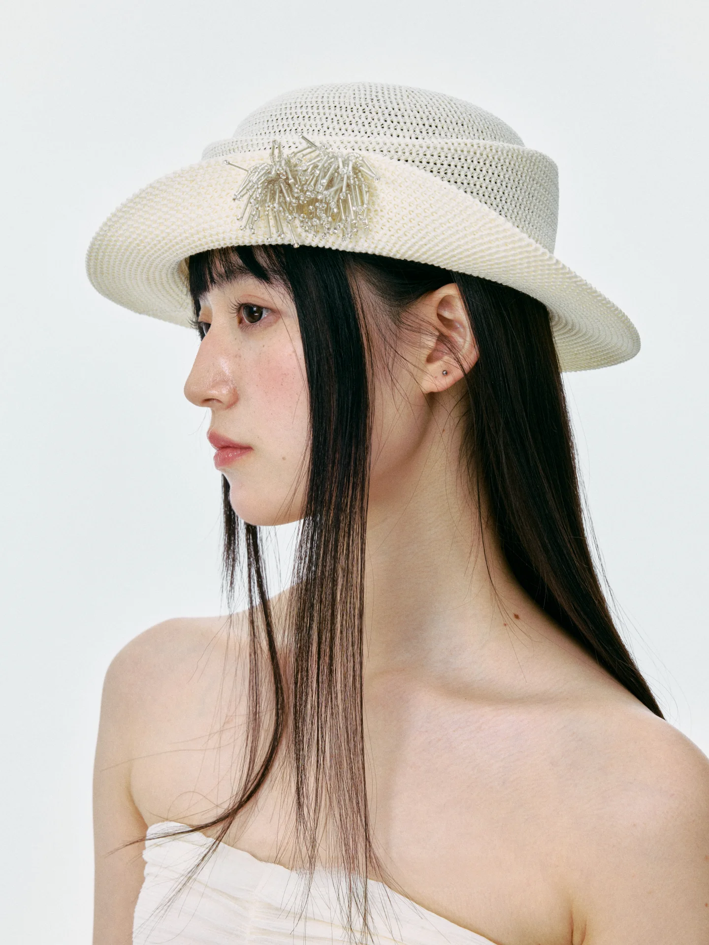 春夏秋用のフェルトリボン付き帽子：復古風花火装飾シルクハットの実用性とデザイン分析