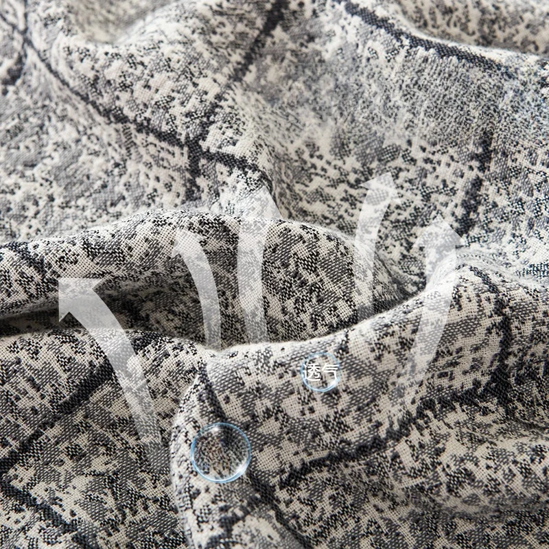 新疆綿の三層ガーゼタオルケット：夏用・学生向けの軽量纱布毯の実用性と耐久性
