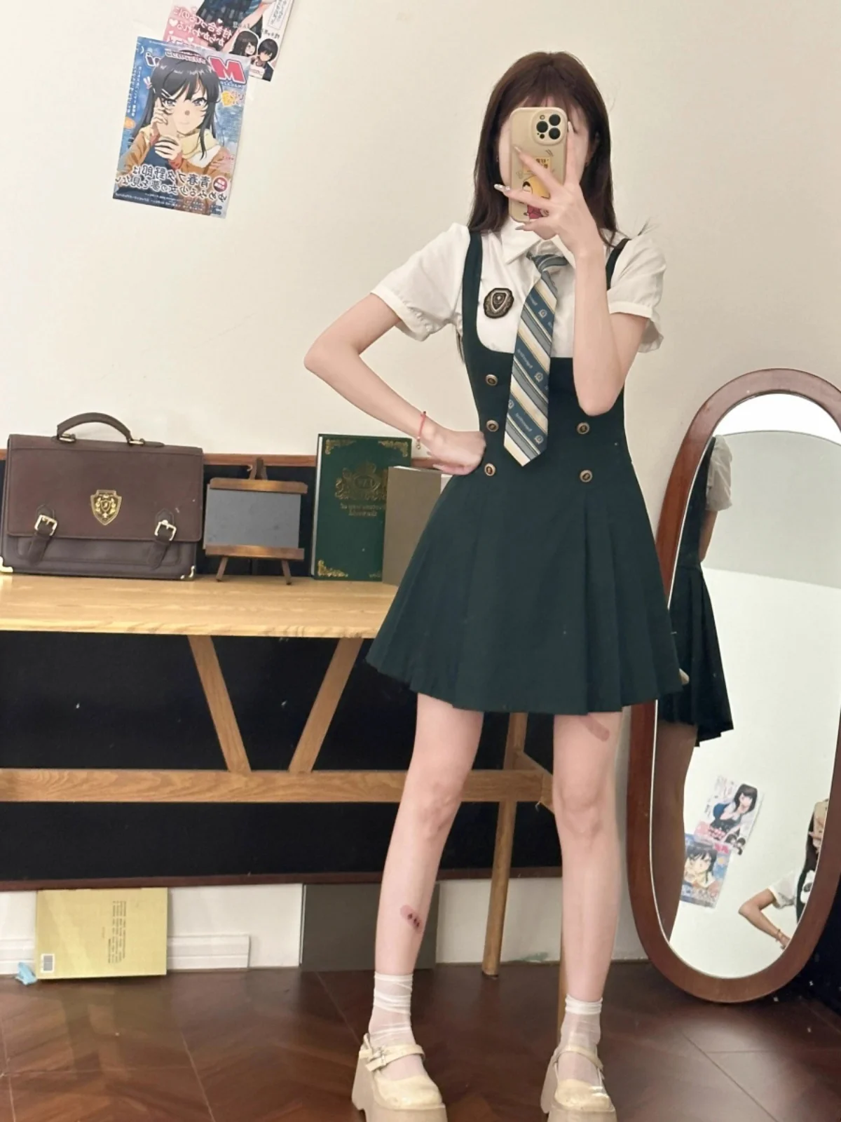 夏用ウエスト絞りデザインのモスグリーンJK制服風ワンピース：中学生女子服の通学シーンに最適な学院風スタイル