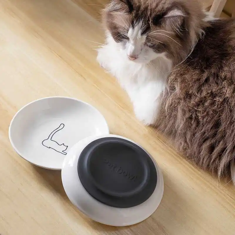 猫用陶器食器：滑り止め付きシ  リコンプレートでフードとおやつを安全に管理