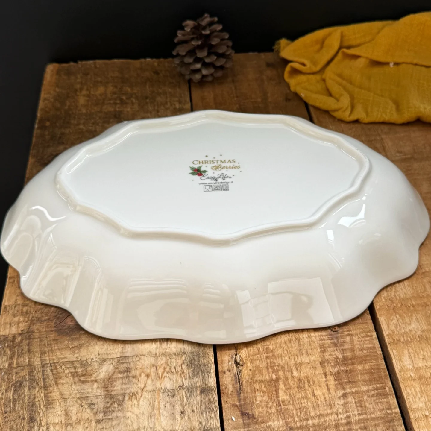 クリスマスデザインの陶製不規則型フルーツプレート：欧式風の家庭料理に最適な実用性を検証