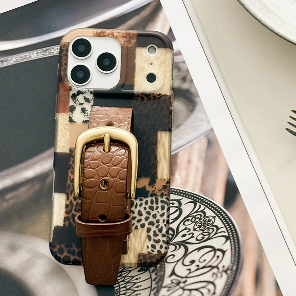 マットクロコダイル牛革スマホケース：男性向けのクラシックなデザインと耐久性の実証