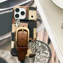 雰囲気のあるマット仕上げの牛革製クロコダイル模様スマホケース【iPhone対応・クラシックな金具付き】