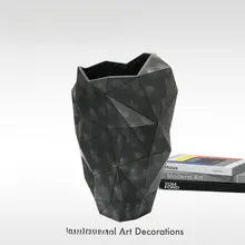モダンシンプルな黒の三角形デザイン樹脂花瓶【インテリア装飾用】