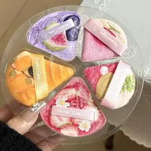 可愛らしい海綿製のメイクパフ【パウダー・チーク用・定着ツール】