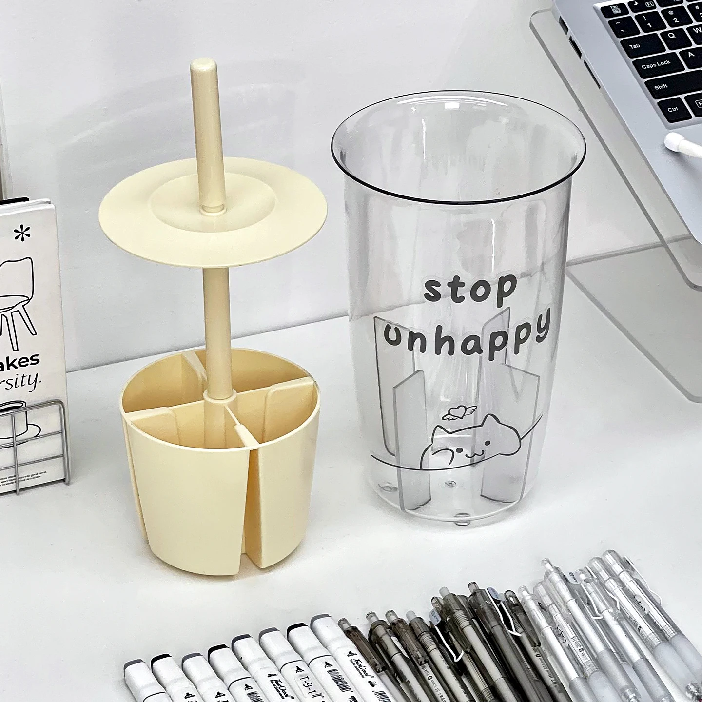 創造的なオフィスに必要な「creative office cue」は、ペン立てから始まる？