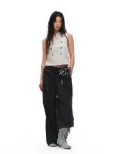 重厚感あるダブルブレストメダルベスト【立ち襟・ファスナー付き・ノースリーブ】
