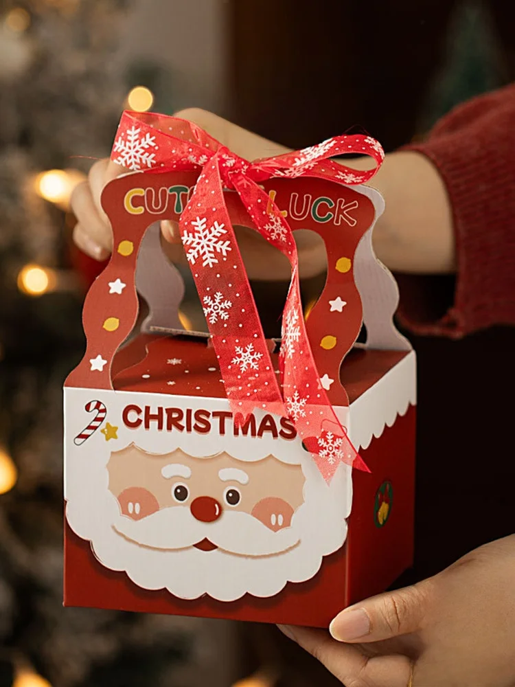 可愛いサンタクロースデザインの陶器製カップ：保育園向けクリスマスプレゼントとしての実用性と選定基準