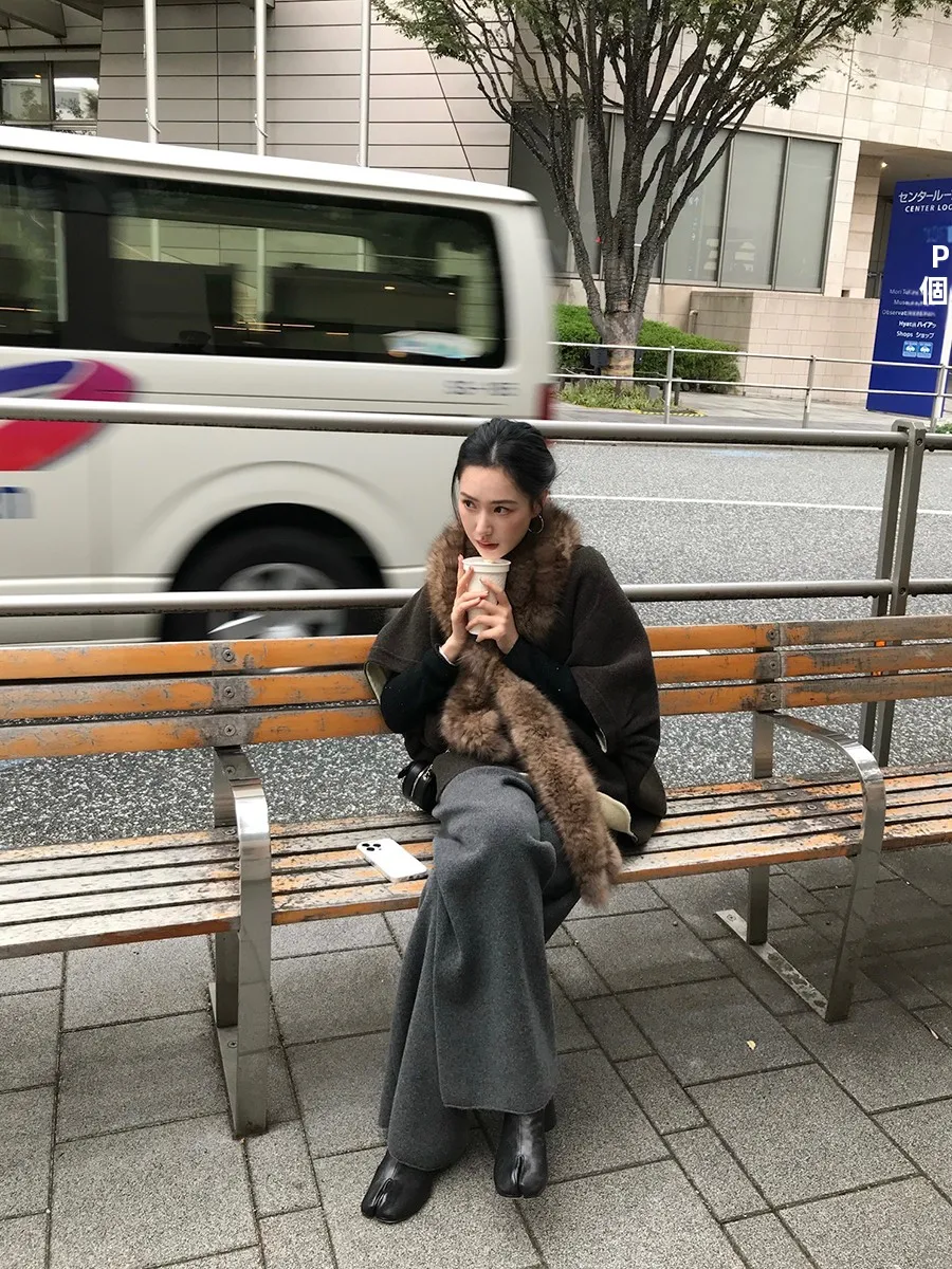極上の柔らかさのウールニットパンツ：冬用直筒スタイルの実用性と肌への影響