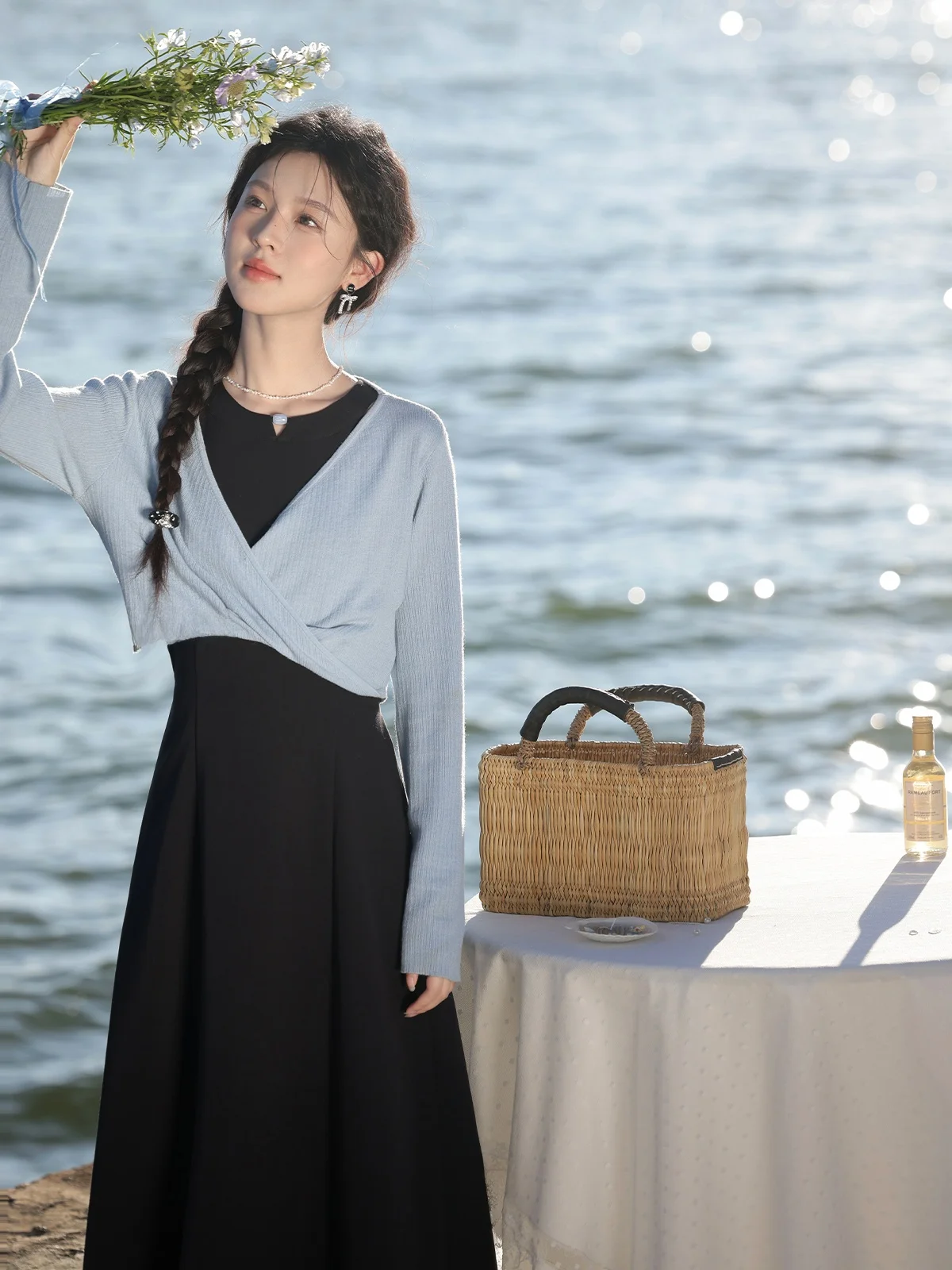 全身黒コーデ 夏にぴったりなワンピースは、どう選ぶ？