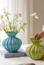 高級感あるビンテージ風の陶製花瓶【インテリア装飾・ホテル向け・アート作品】