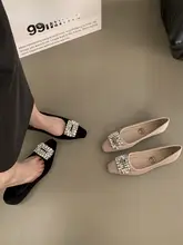 水晶装飾のフラットシューズ【レトロデザイン・ラウンドトゥ・秋冬用】