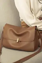 本革製 レディース ショルダーバッグ【通勤用・秋冬・斜め掛け】