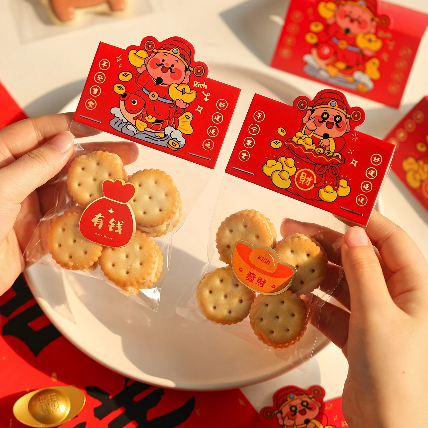 かわいい包装紙で プレゼントをどうする？新年のスノーフレークスイーツにぴったりな包装袋の選び方