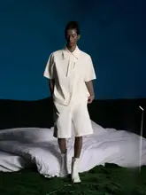 デザイン性のある半袖シャツとショートパンツ【夏用・男の二点セットアップ対応】