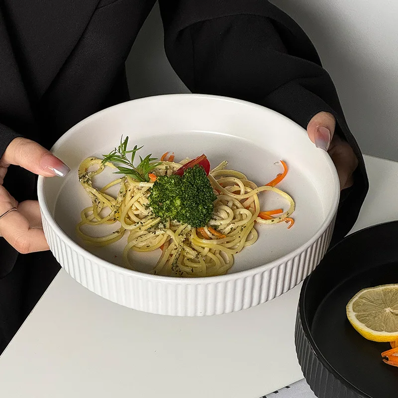 ブルベコーデに合う「シンプルなステーキ皿」は、本当に必要なのか？