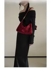 新中式デザインのレッドショルダーバッグ【腋下用・存在感のあるリボン付き】