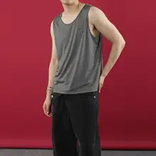シルクのような柔らかさのメンズノースリーブTシャツ【ルーズフィット・ラウンドネック・スタッズ装飾】