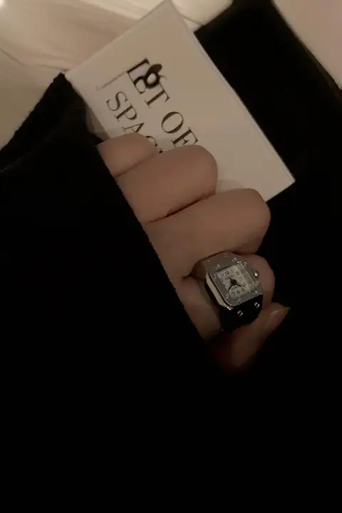 個性的なミニ腕時計リング【弾力性のあるデザイン・トレンドアクセサリー】