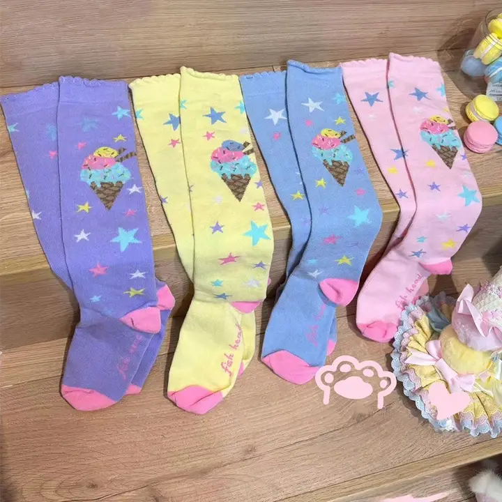 アイスクリームデザインのロリータ風ソックス【甘美なコットン・小腿用・クリーム色の星柄】