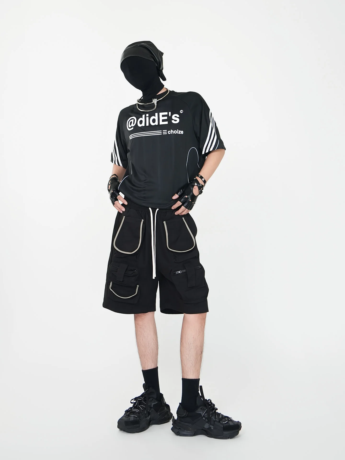 オシャレ バイク としてのVE 2ショートスリーブTシャツ：街乗りシーンでの着用実績とデザイン特性