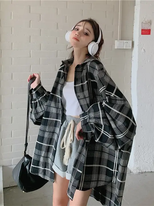 大きいサイズのチェック柄シャツ【ゆったりとしたデザイン・レトロスタイル・長袖・薄手】（セットアップ対応）