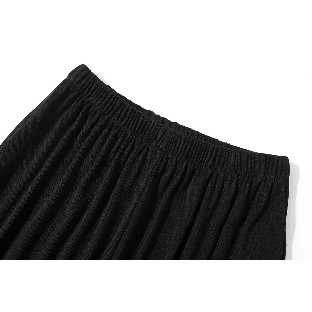 全身黒コーデ 夏にぴったりな着こなしは、本当にシンプルでいいの？