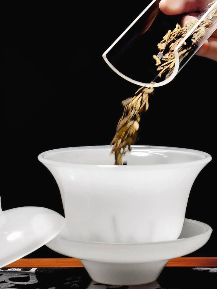 紫泉涧琉璃大茶杯：茶色与水色在茶具中的表现差异解析