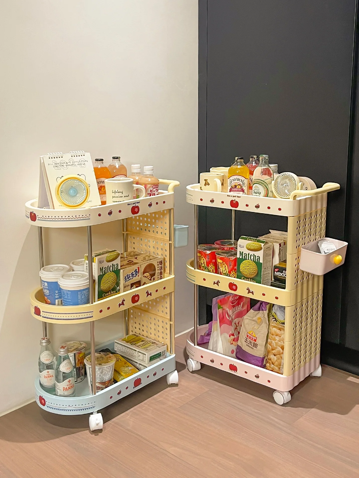 おしゃれなキッチン用移動式多層収納ワゴン：多バーニアスタイルでスペースを効率的に整理