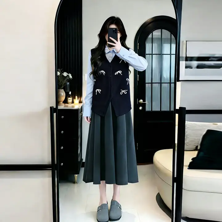 美しいデザインのレディース2点コーディネート【おしゃれ・体型カバー・半袖トップスとスカート・スリムシルエット】（セットアップ対応）