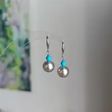 緑松のプラチナグレーイヤリング【小ぶりで高級感のあるデザイン】