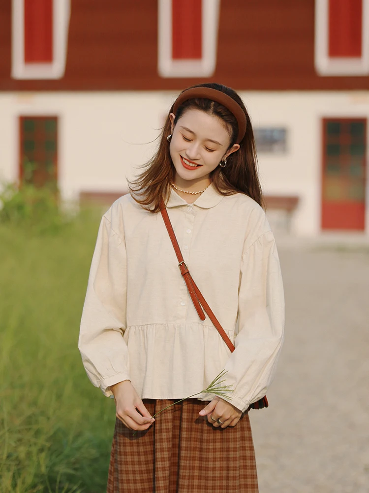 大人可愛い服 50代コーデ | ベージュポロトップスで実現する自然な可愛さのガイド