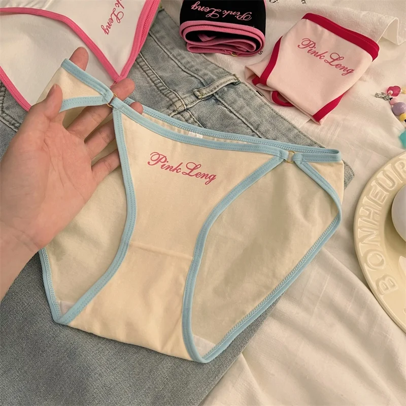 甘美なデザインのコットン三角パンツ：スリップ下着としての機能性と選び方